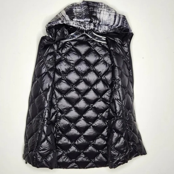 NWOT GERRY DOWN Black and Gray Hooded Puffer Vest, REVERSIBLE w/Pockets in & out - Picture 3 of 16